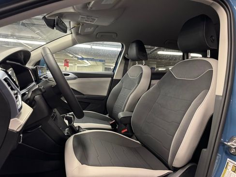 New 2025 Volkswagen Taos SE image 19