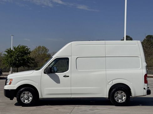 Used 2020 Nissan NV 2500 SV image 3