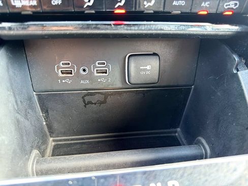 Used 2023 Jeep Grand Cherokee Laredo RWD image 30