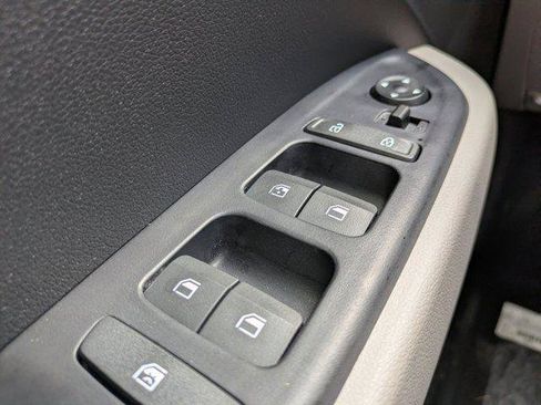 New 2026 Hyundai Venue SEL FWD image 18