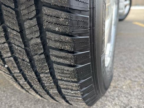 Used 2007 GMC Envoy SLT image 11