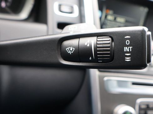 Used 2016 Volvo XC60 T6 w/ Climate Package AWD/4WD image 33