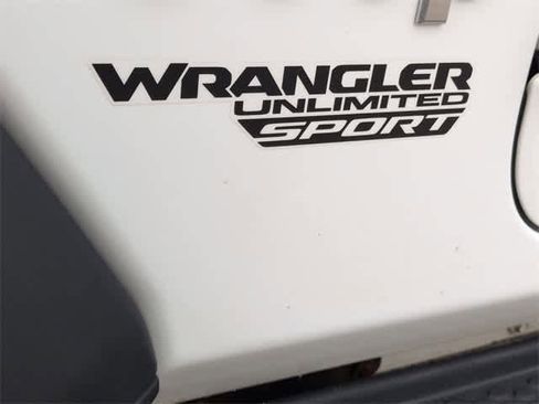 Used 2018 Jeep Wrangler Unlimited Sport S image 19