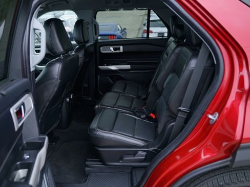 Used 2022 Ford Explorer Limited w/ Equipment Group 301A image 27