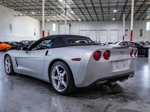 Used 2005 Chevrolet Corvette Convertible w/ Preferred Equipment Group RWD image 23