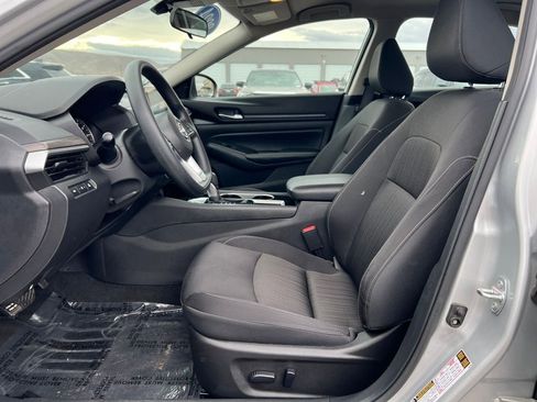 Used 2024 Nissan Altima 2.5 SV image 8