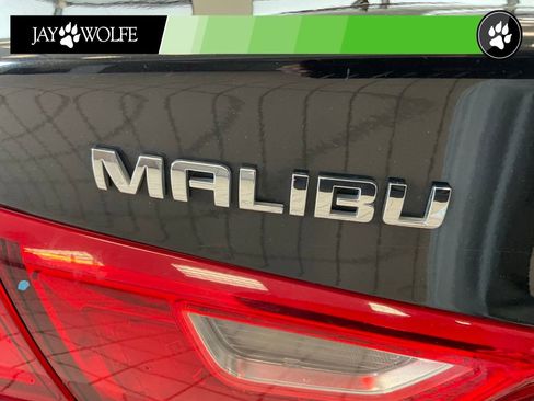Used 2018 Chevrolet Malibu LT FWD image 21