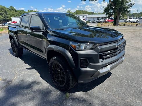 Certified 2024 Chevrolet Colorado Trail Boss w/ Technology Package AWD/4WD image 13