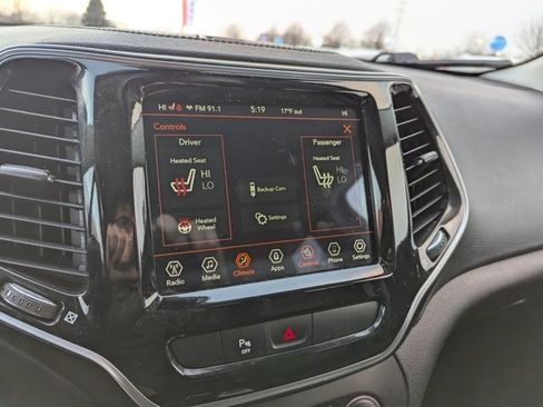 Used 2020 Jeep Cherokee Limited image 15