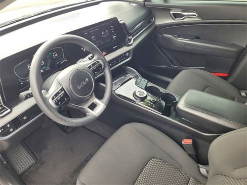 Used 2023 Kia Sportage LX image 9