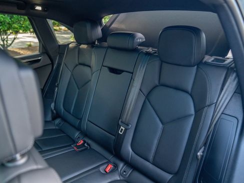 Certified 2026 Porsche Macan AWD/4WD image 23