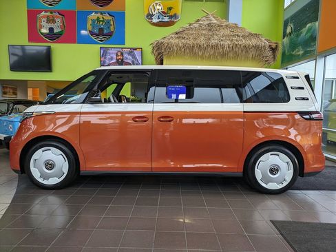 New 2025 Volkswagen ID. Buzz 1st Edition image 5