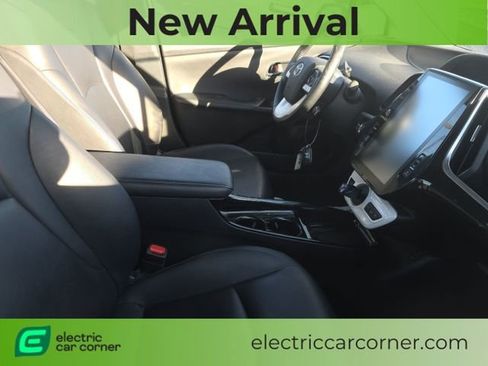 Used 2018 Toyota Prius Prime Plus image 8