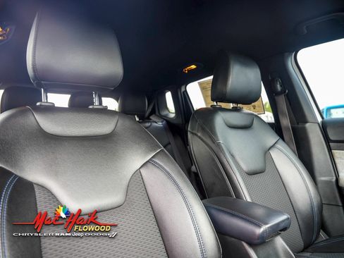 Used 2024 Jeep Compass Latitude image 11