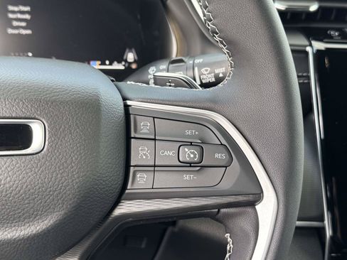 New 2025 Jeep Grand Cherokee L Laredo AWD/4WD image 9