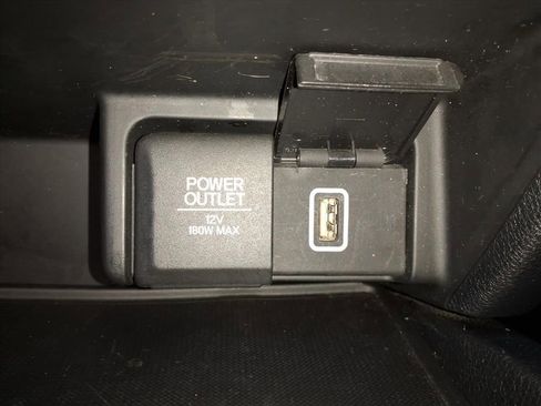 Used 2019 Honda Pilot Touring image 14