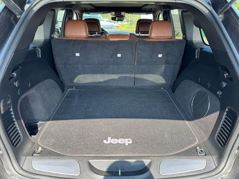 Used 2019 Jeep Grand Cherokee Summit AWD/4WD image 17