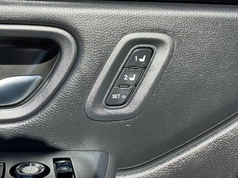 Used 2023 Honda Pilot EX-L image 8