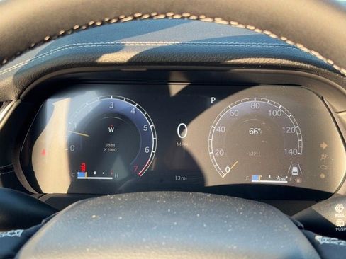 New 2025 Jeep Grand Cherokee L Limited w/ Luxury Tech Group II AWD/4WD image 15