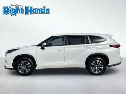 Used 2023 Toyota Highlander XLE