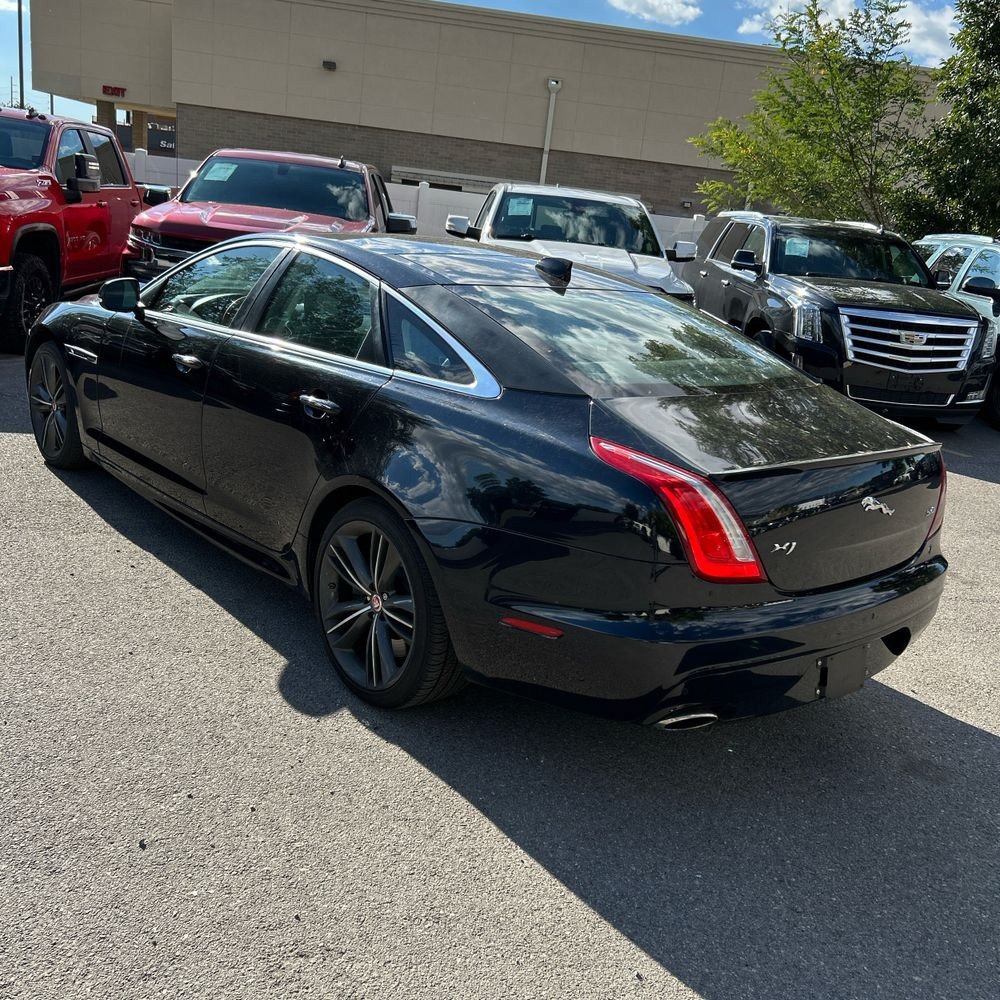 Used 2018 Jaguar XJ Supercharged RWD image 4