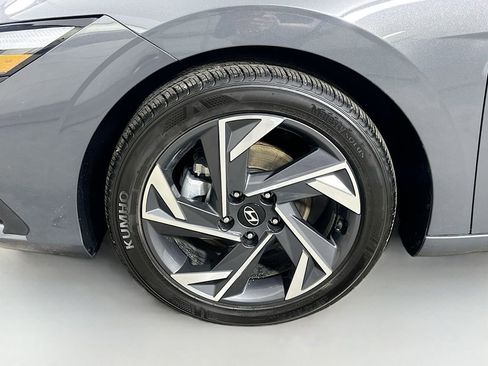 Used 2025 Hyundai Elantra Sport image 8