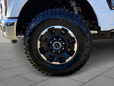 Used 2026 Ford F250 Lariat w/ Tremor Off-Road Package image 10