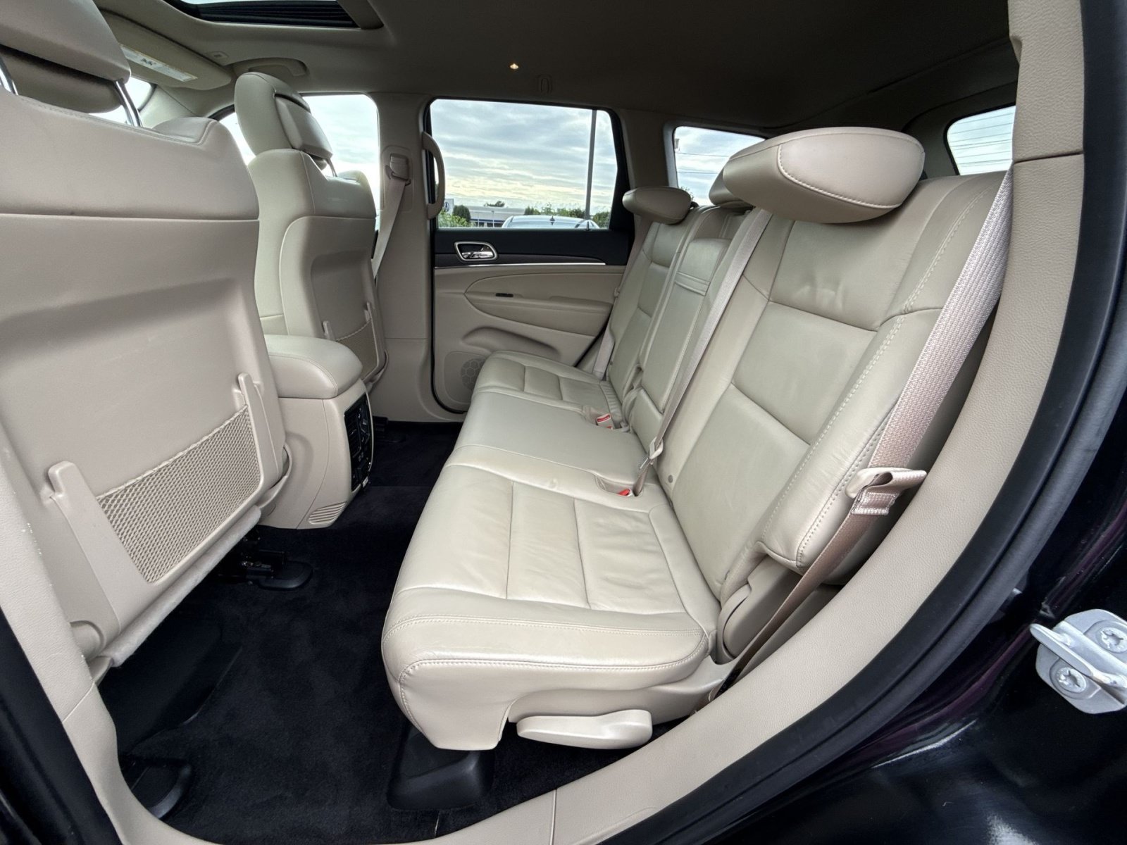 Used 2017 Jeep Grand Cherokee Limited AWD/4WD image 26