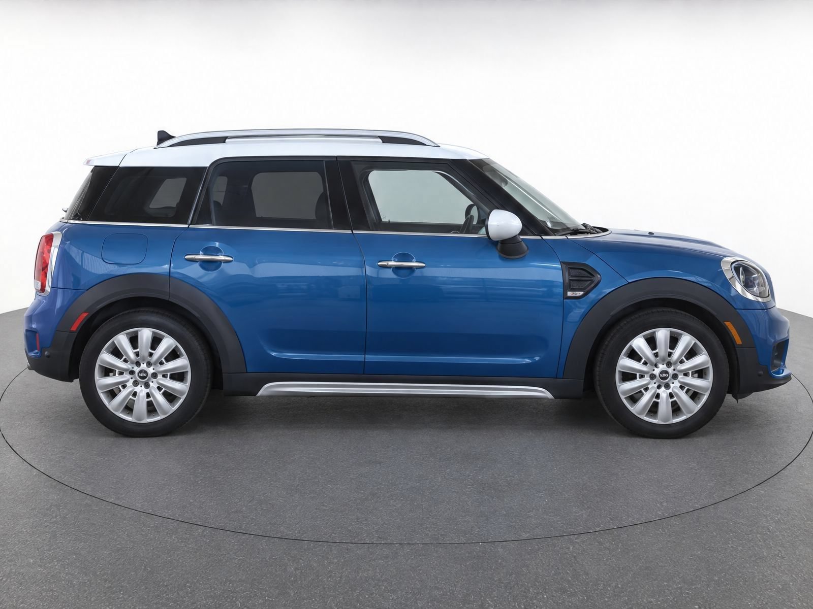 Used 2017 MINI Cooper Countryman FWD image 4