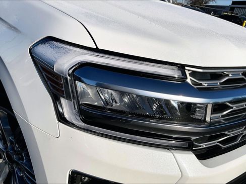 Used 2024 Ford Expedition Platinum image 28