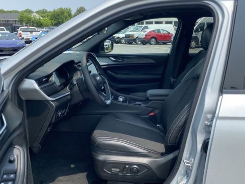 New 2025 Jeep Grand Cherokee L Altitude image 15