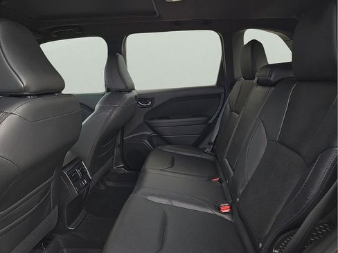 Certified 2025 Subaru Forester Limited w/ Popular Package image 10