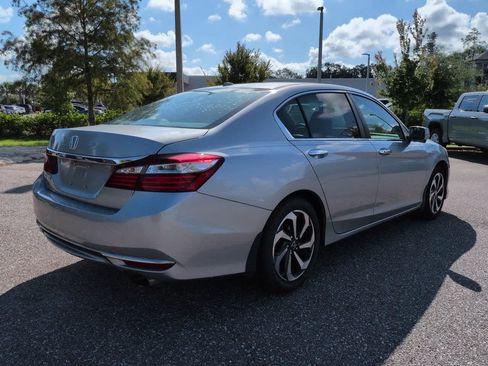 Used 2017 Honda Accord EX image 6