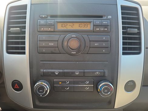 Used 2011 Nissan Frontier SV image 28