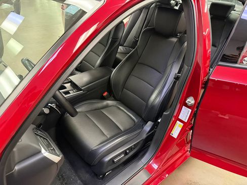 Used 2018 Honda Accord Sport image 12