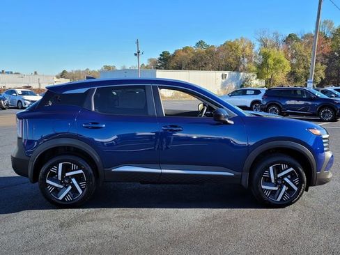 New 2026 Nissan Kicks SV w/ SV Premium Package FWD image 2