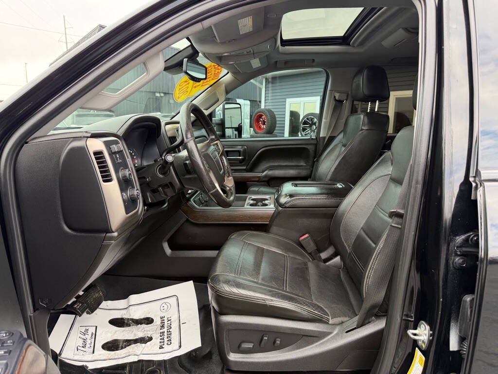 Used 2018 GMC Sierra 3500 Denali AWD/4WD image 12