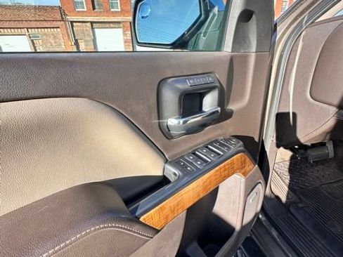Used 2015 GMC Sierra 1500 SLT w/ SLT Crew Cab Value Package AWD/4WD image 21