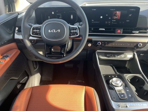 New 2026 Kia Carnival SX Prestige image 12