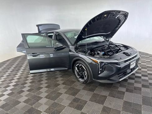 Certified 2025 Kia K4 EX FWD image 14