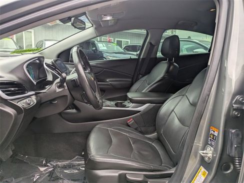 Used 2017 Chevrolet Volt LT w/ Comfort Package image 12