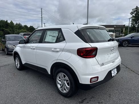 New 2026 Hyundai Venue SE FWD image 5