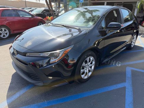 Used 2025 Toyota Corolla LE image 3