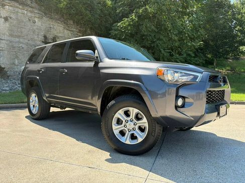 Used 2016 Toyota 4Runner SR5 AWD/4WD image 1