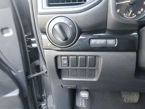 Used 2024 Nissan Titan SV AWD/4WD image 20