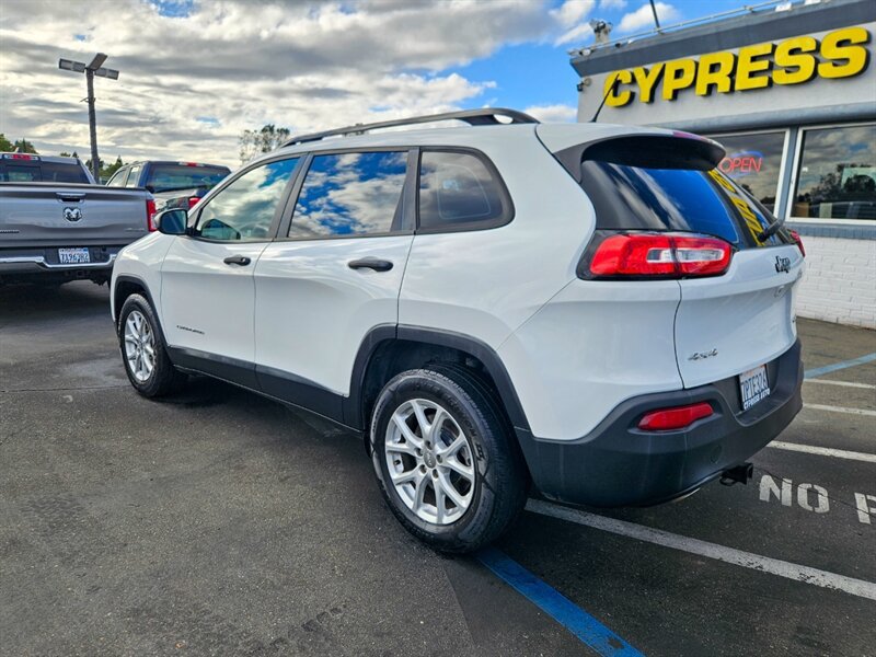 Used 2016 Jeep Cherokee Sport AWD/4WD image 3