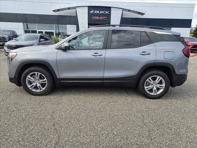 Certified 2023 GMC Terrain SLE w/ Driver Convenience Package AWD/4WD image 1