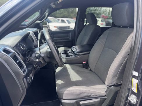 Used 2019 RAM 3500 Tradesman image 9