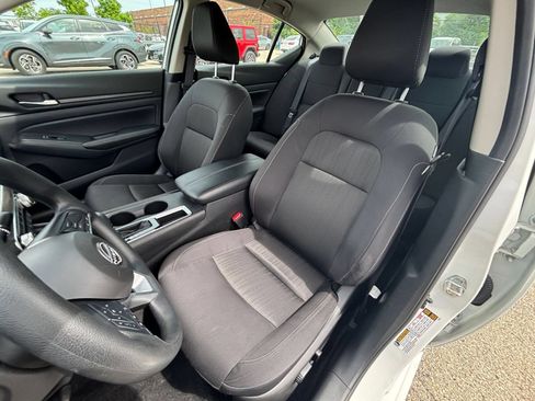 Used 2025 Nissan Altima 2.5 SV FWD image 36