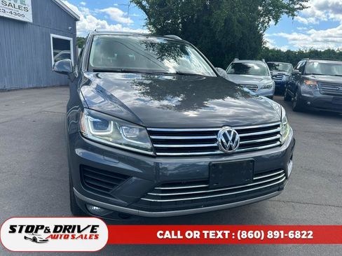 Used 2016 Volkswagen Touareg Sport image 9